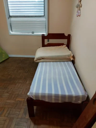 Cama de Solteiro em Madeira Mogno