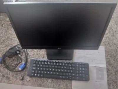 Vendo Tela e Teclado de Computador