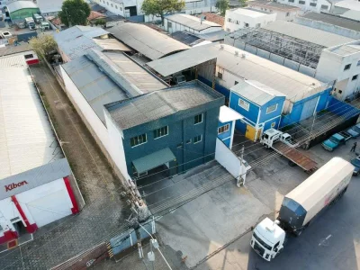 Alugo Galpão de 487m2, com 3 Pavimentos, em ótima Localização