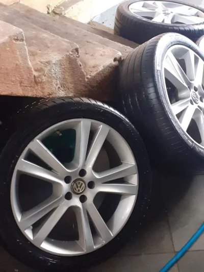 Rodas Aro 18 com Pneus Meia Vida 5/1