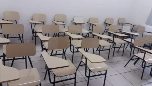 Cadeiras Escolar de Madeira