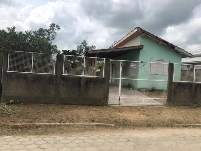 Terreno com Meia Casa