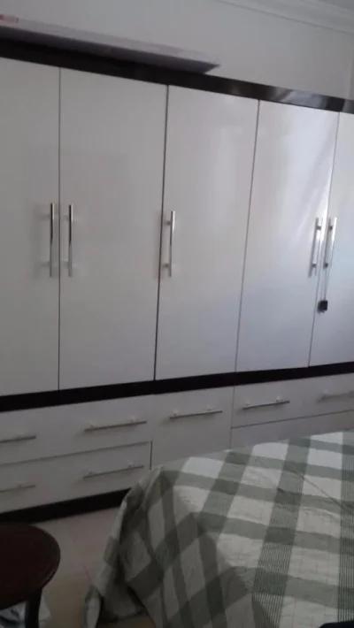 Guarda Roupas 5 Portas, 4 Gavetas e Sapateira;