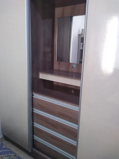 Guarda-roupa em Bom Estado!