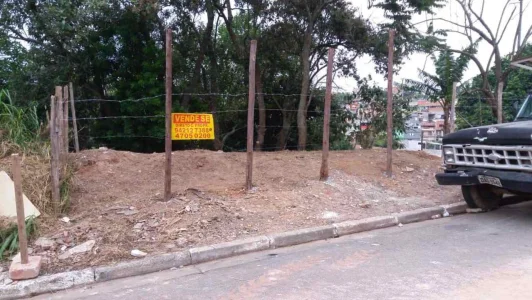 Terreno com 130m2
