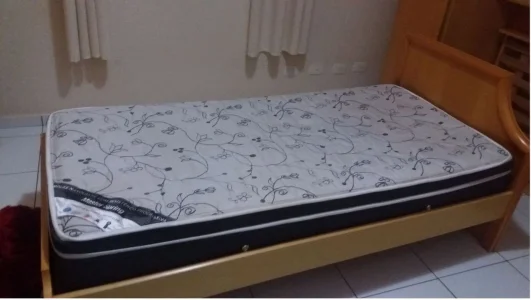 Cama com Colchão