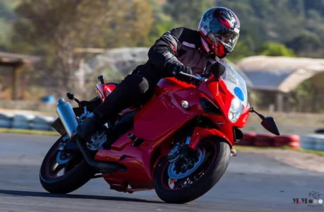 Kasinski Comet Gt250r 2011