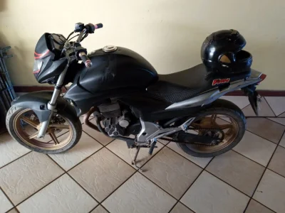 CB 300 em Perfeito Estado