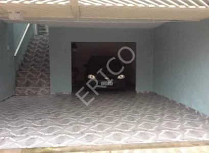 Sobrado com 2 Dorms em Santo André - Vila Lutécia por 280.000,00 à Venda