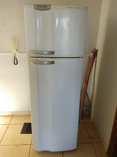Geladeira com Freezer