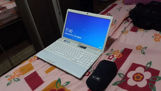 Sony Vaio I3/8gb