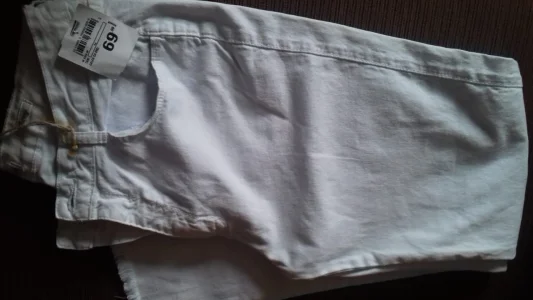 Calça Jeans Branca - Desfiada na Barra