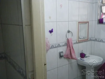 Vende Sobrado