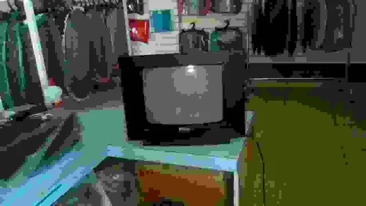 Vendo 2 Tvs de Tubo Tela Curva Preço Individual