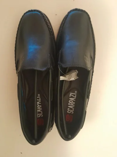Vendo um par de sapato da marca Scarpazi por R$10,00