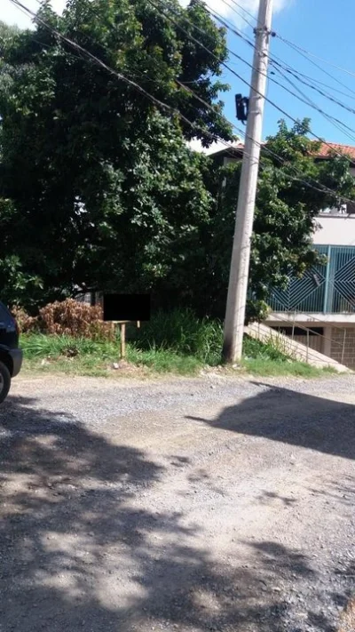Lote em Declive com 855m2