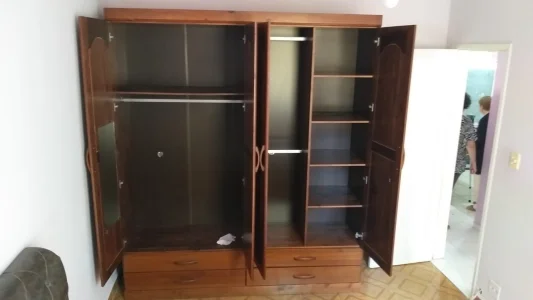 Guarda Roupa 5 Portas e 4 Gavetas