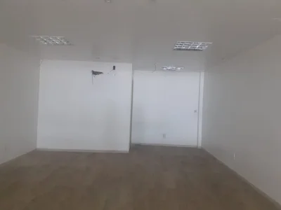 Sala para Alugar, 37 m2 por RS 3.000-mês - Parque 10 de Novembro - Manaus-am