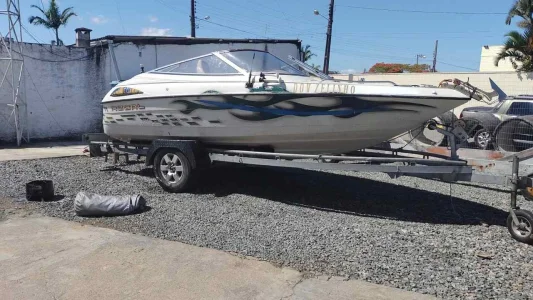 Lancha Regal 19 Pe´s, Motor Centro Rabeta Mercruiser