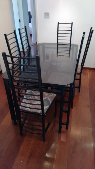 Mesa e Cadeiras
