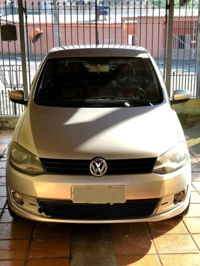 Volkswagen Fox 1.0 8v (flex) 4p 2010
