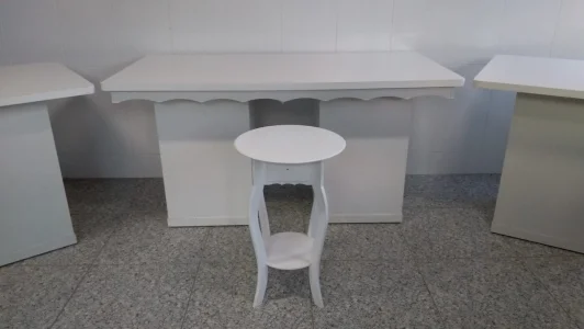 Conjunto de Três Mesas de 100% Mdf