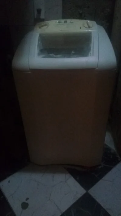 Vende-se Máquina de Lavar 6kg- 110w