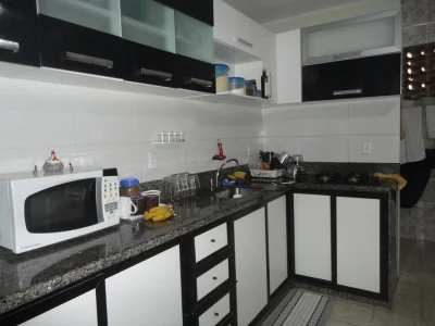 * Tudo Junto ! 01 Casa, 02 Kitnets e 01 Loja de Posse por R$ 200 Mil *