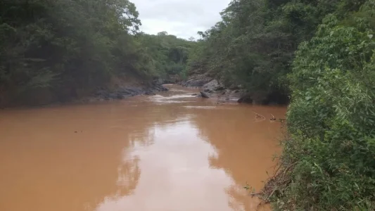 Chácara com Rio - Santo Antonio do Descoberto - GO