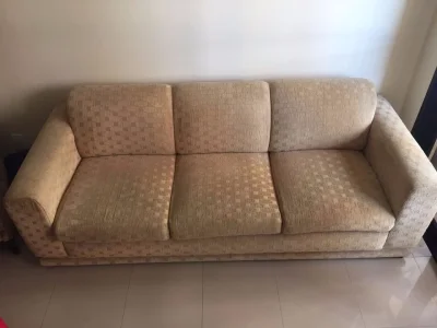 Sofa de 3 Lugares + Mesa de Madeira