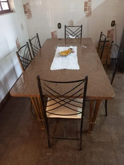 Mesa de Jantar com Tampo em Granito