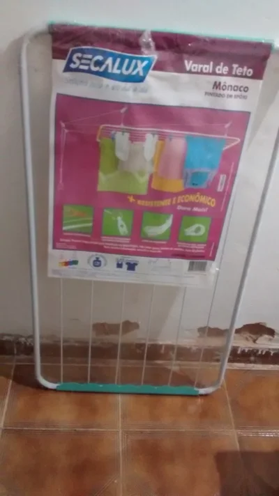 Vendo Vários Itens, Varal, Notebock e Prancha Usados