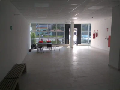 Salão Comercial com 300 m2 em São Paulo - Jardim Prudência por 2.5 Milhões à Venda