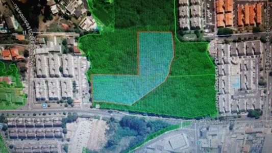 Terreno com Mata Nativa e ótimo Potencial Construtivo