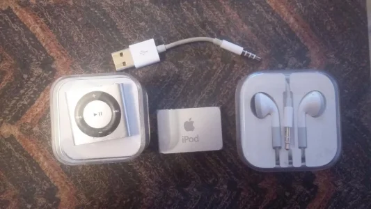 Ipod Shuffle 2gb + Cabo Usb + Ipod 1gb com Defeito