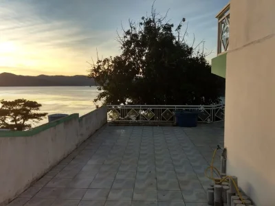 Linda Casa com Vista para o Mar