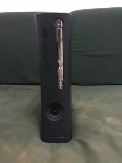 XBOX 120gb com Kinect e Guitarra ótimo Estado