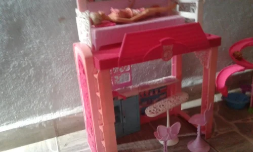 Casa da Barbie e Parque de Cães da Barbie