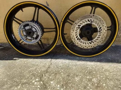 Rodas Cb300