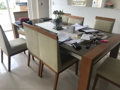 Mesa de Jantar com Tampo de Vidro e Oito Cadeiras