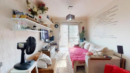 72 m2 de Muita Personalidade no Campo Belo Numa Rua Tranquil