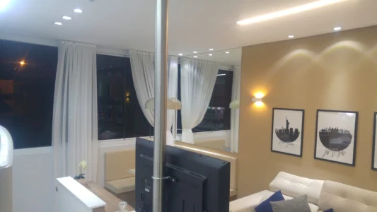 Apartamento com 2 Dormitórios 1 Suíte e Varanda