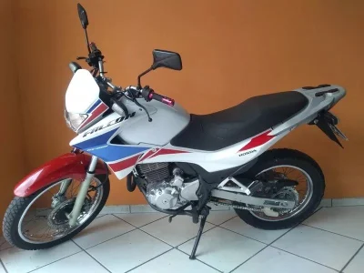 Honda Falcon 2015 Semi Nova / 400c