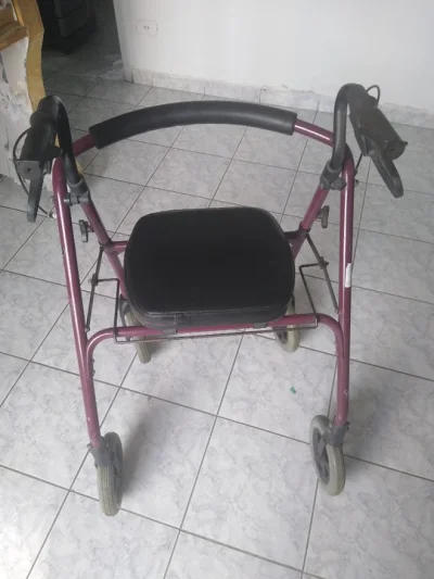 Andador para Idosos Seguro com Assento e Rodas