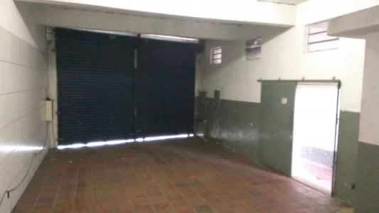 Salão Comercial com 300 m2 em São Paulo - Vila Paulista por 7 Mil para Alugar