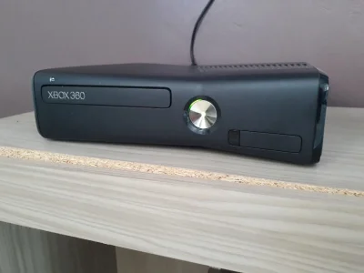 XBOX 360 Slim