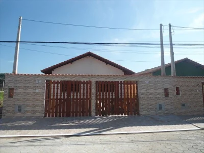 Vende Casa em Itanhaém com Garagem