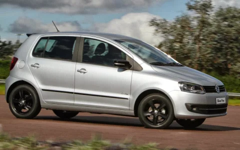 Volkswagen Fox 1.0 (flex) 2013