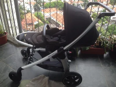 Carrinho Bèbèconfort Modelo Elea + Suporte para Carro