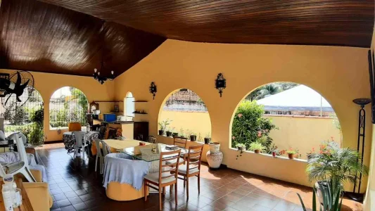 Casa com 3 Dormitórios à Venda, 260 m2 por RS 700.000,00 - Aleixo - Manaus-am